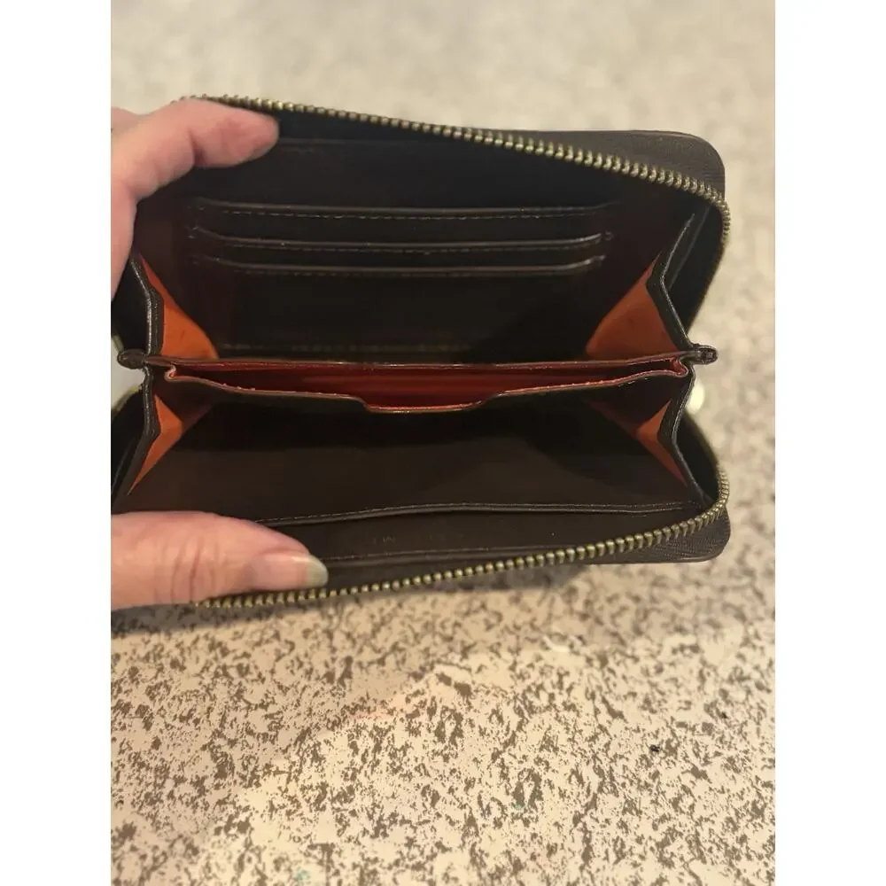 Women's Stella & Dot Zebra Print Black White Zip Around Wallet EUC Mob Wife